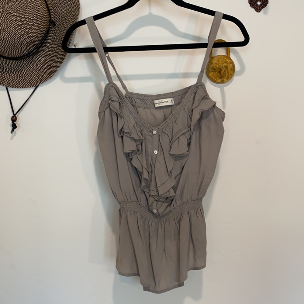 Comfy & sexy! EUC. Khaki adjustable straps. M.